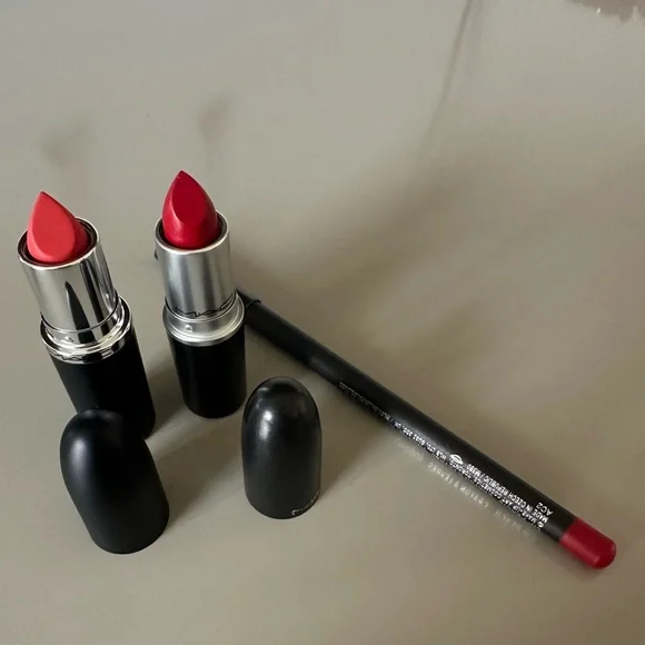 *NWT* MAC Cosmetics 3-Piece Lip Set (lipstick & liner)